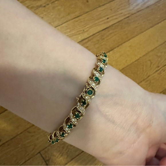 Gubelin (swiss brand) Elegant 18k Gold and Green Emerald Bracelet- 32.7grams - Picture 6 of 10
